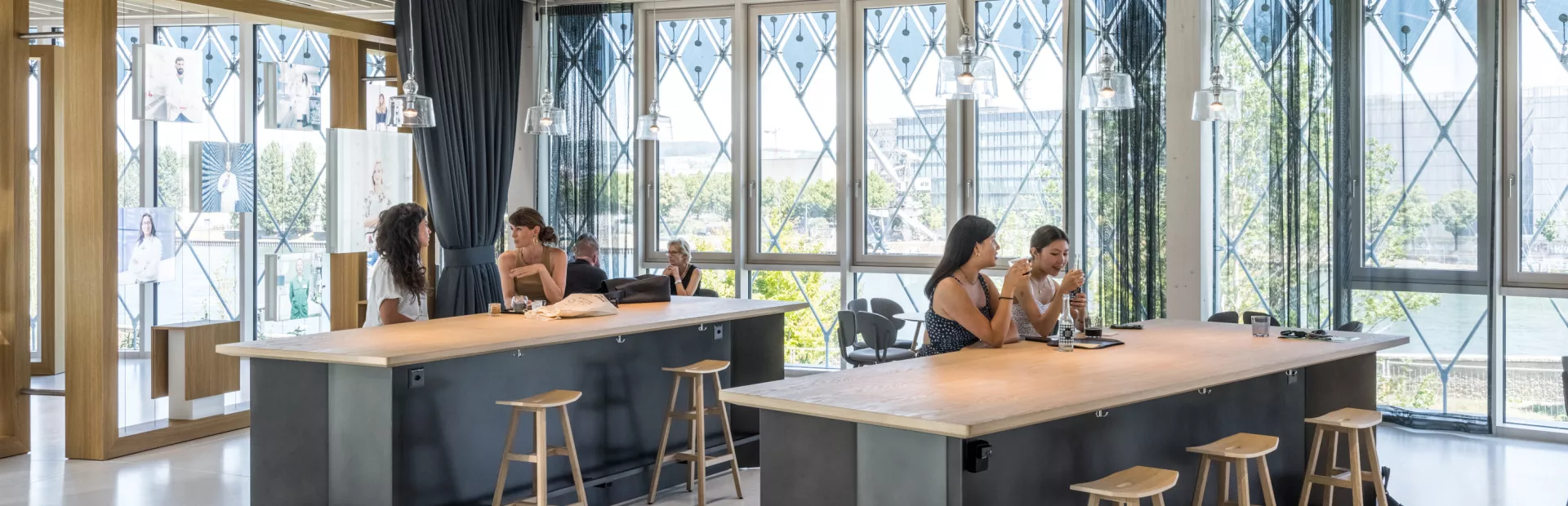 Guests enjoying a coffee at the café | ©Rasmus Hjortshøj - COAST