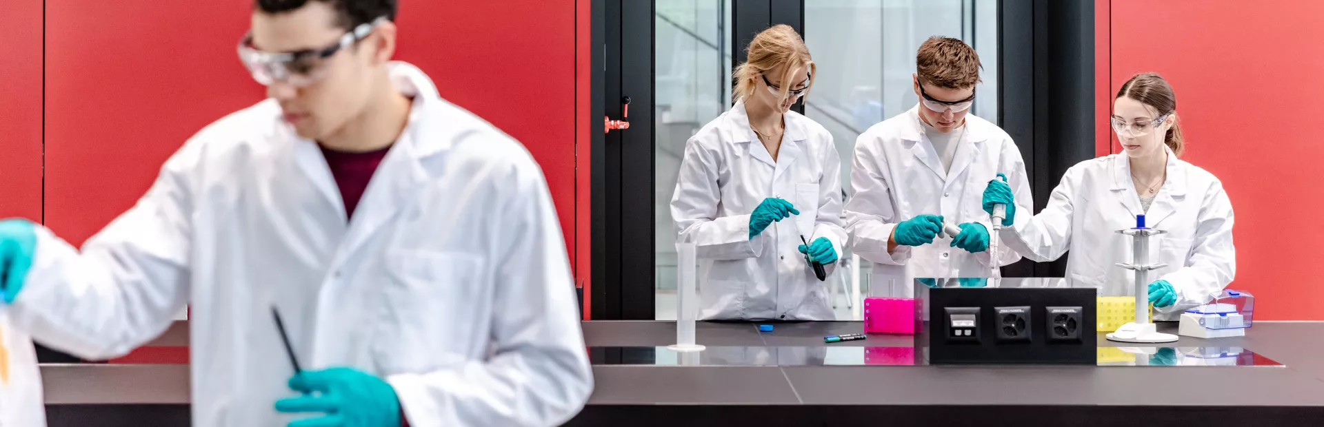 Students at the School Lab on the Novartis Campus