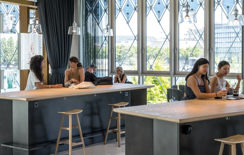 Guests enjoying a coffee at the café | ©Rasmus Hjortshøj - COAST