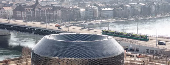 Pavillon with view to rhine and Dreirosenbridge