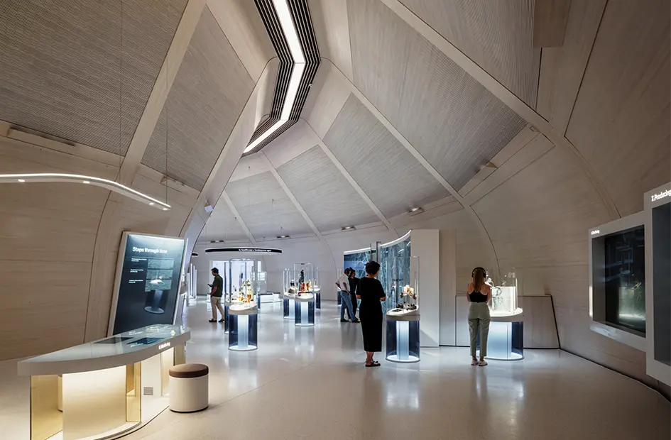 novartis-pavillon-interior-with-display-cases-and-visitors