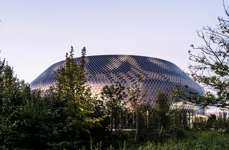 novartis-pavillon-surrounded-by-greenery